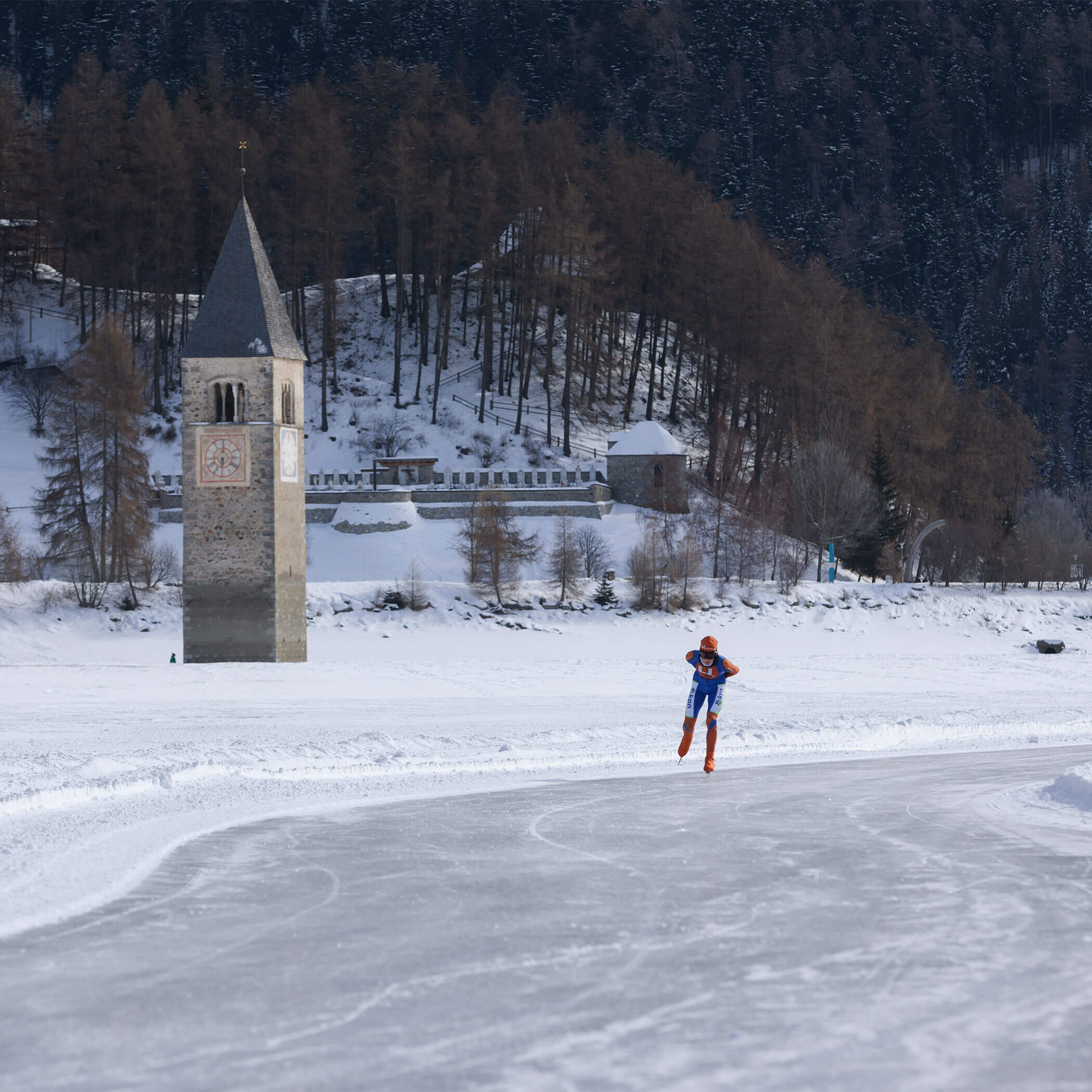 Eislaufen am Reschensee